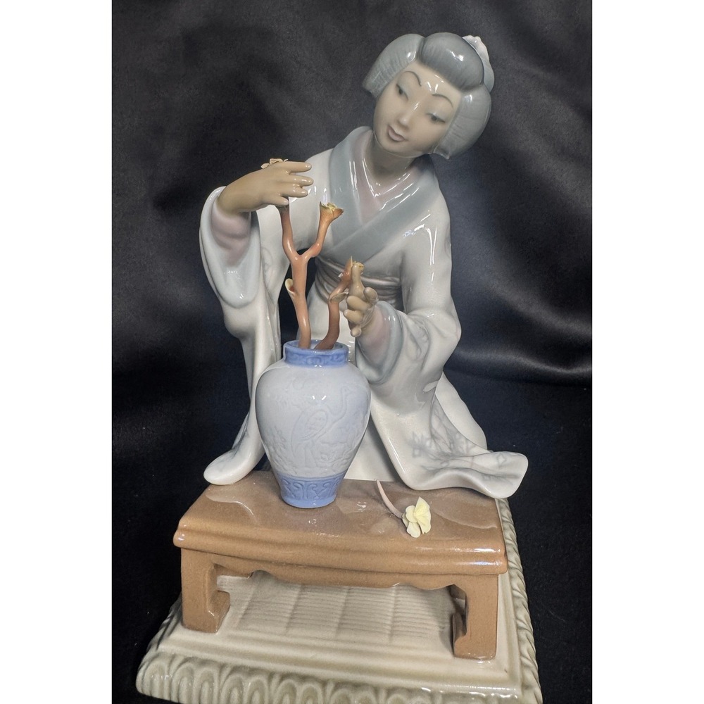 Lladro Ikebana Japanese Flower Arranger Porcelain Figurine 1442 Salvador Debon